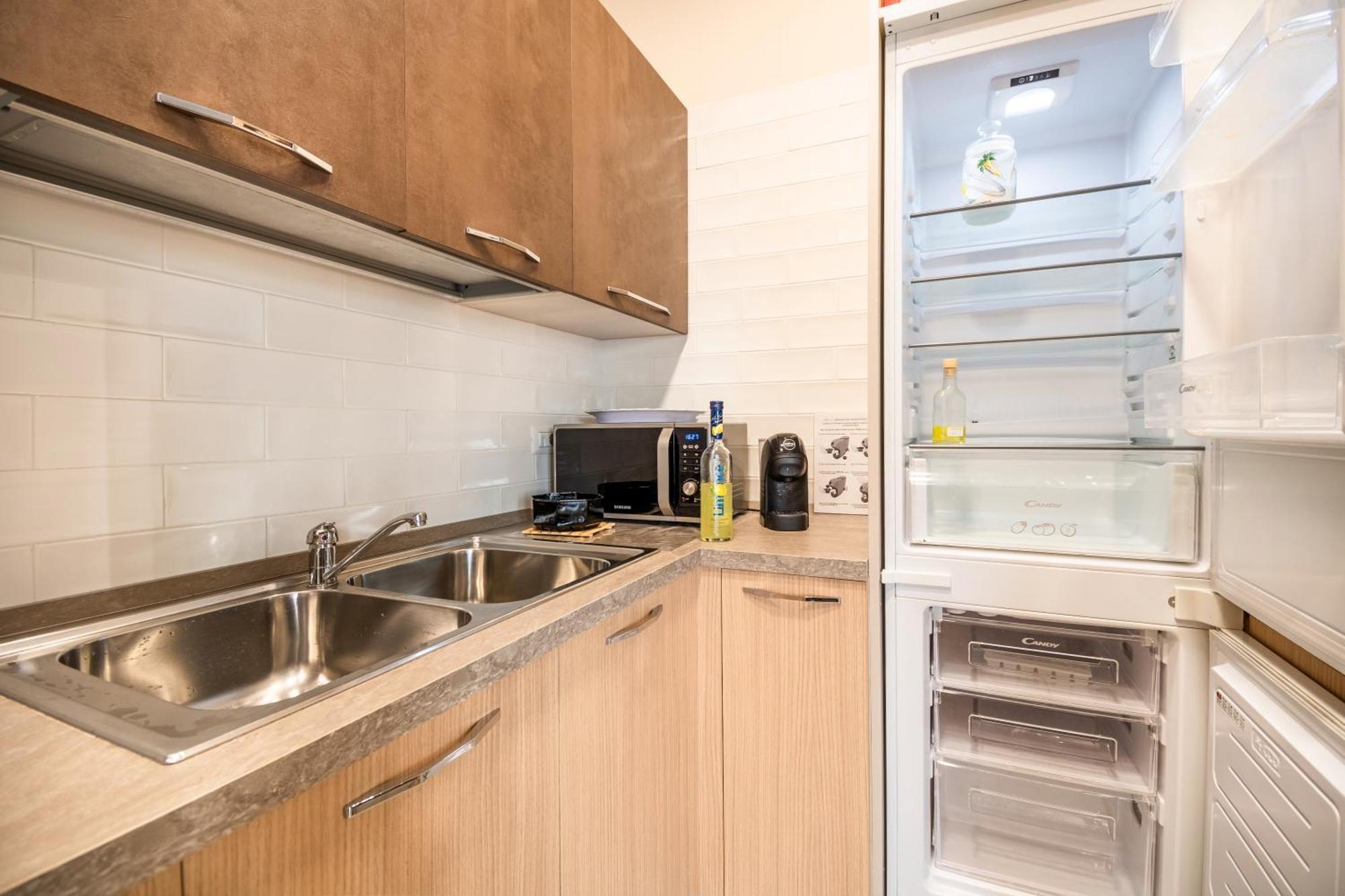 Color House Hotel Наполи Екстериор снимка